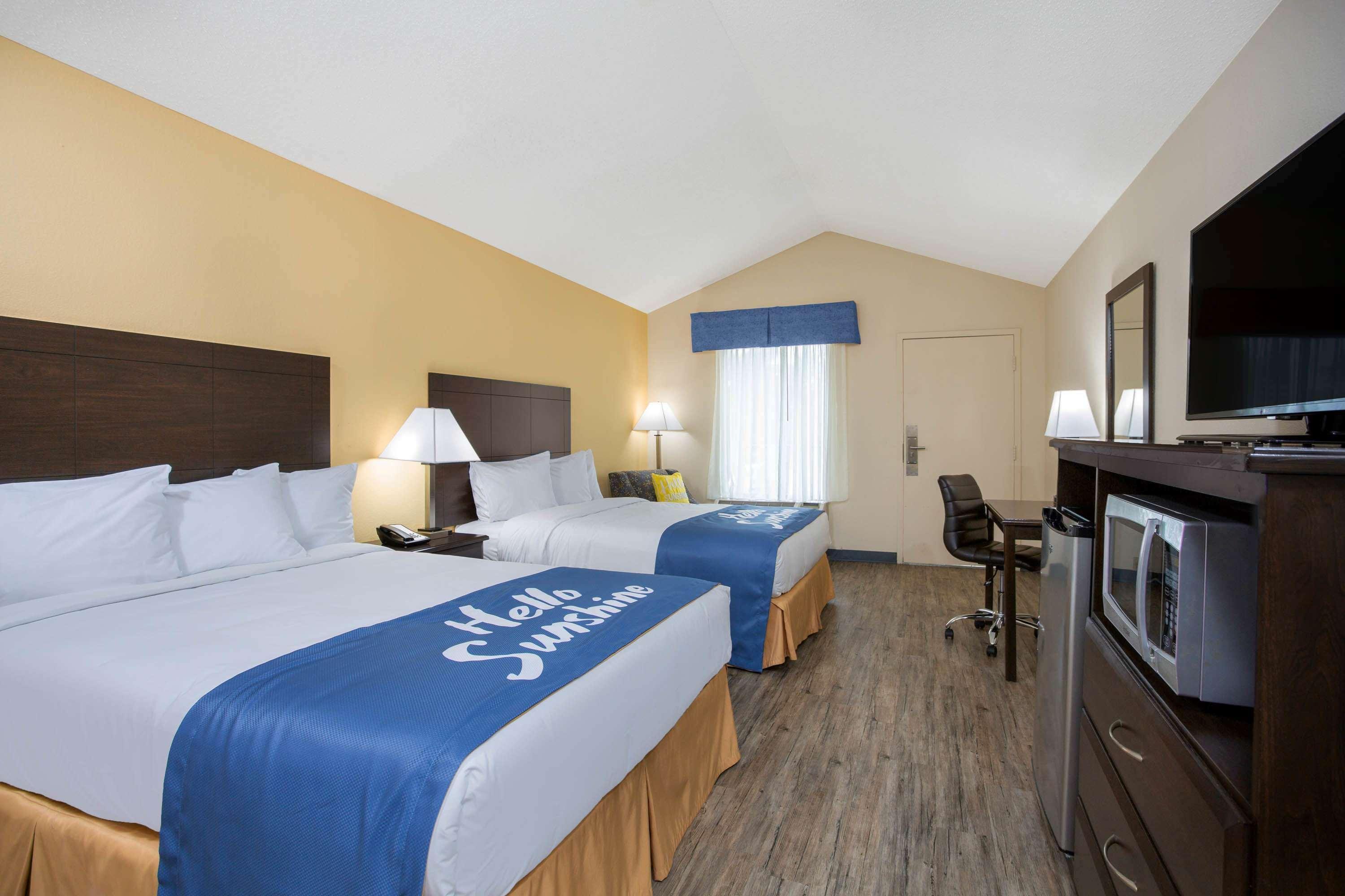 Days Inn By Wyndham Lake City Exterior foto