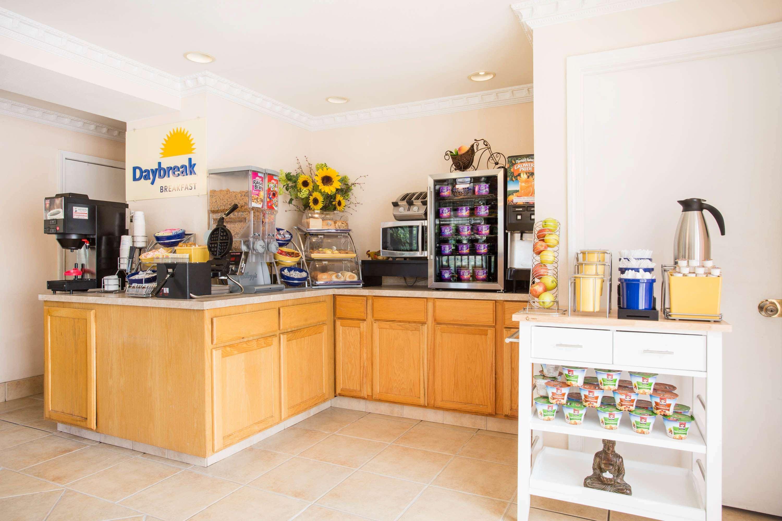 Days Inn By Wyndham Lake City Exterior foto