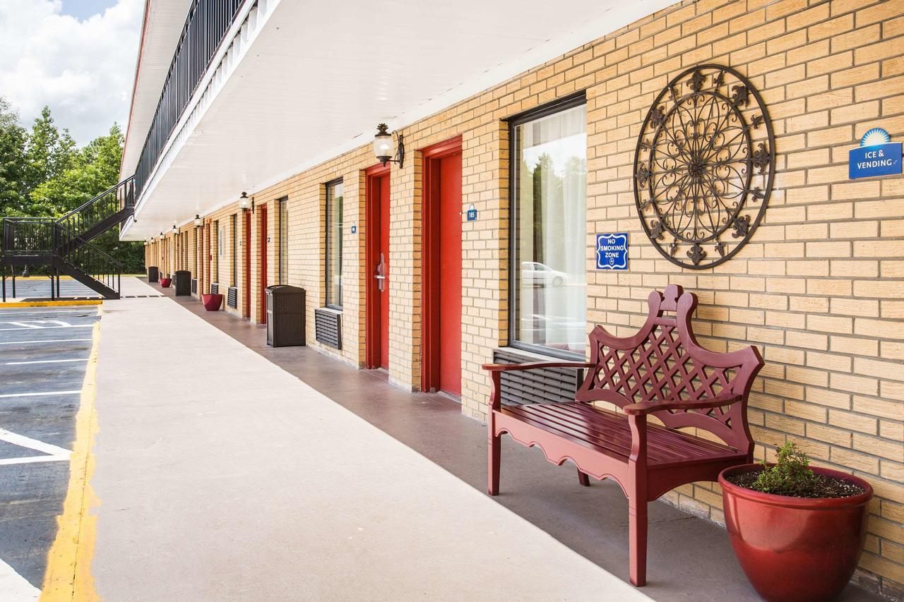Days Inn By Wyndham Lake City Exterior foto